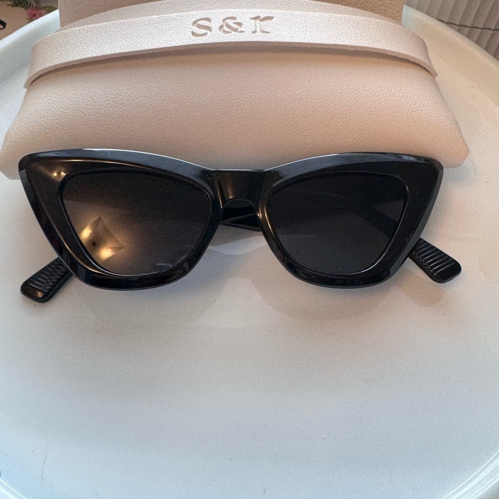 SUMMER & ROSE Noemie Sunglasses - Cat Eye - Picture 7 of 7